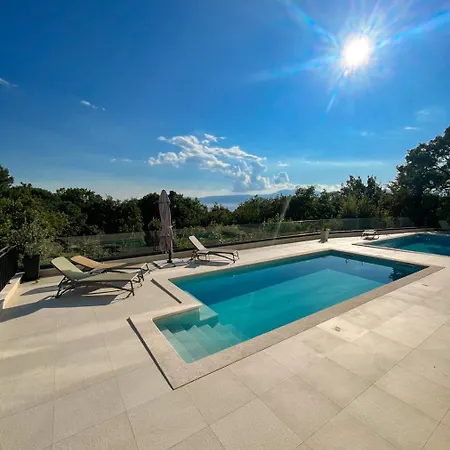 New Luxury With A Beautiful View Апартаменты Кострена